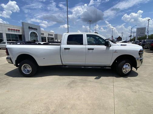 Bright White Clearcoat 2026 RAM 3500 Tradesman