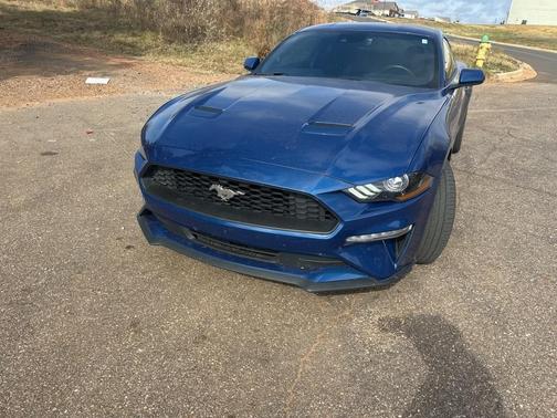 2022 Ford Mustang EcoBoost