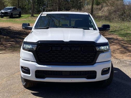 Bright White Clearcoat 2026 RAM 1500 Big Horn/Lone Star