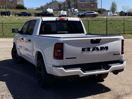Bright White Clearcoat 2026 RAM 1500 Big Horn/Lone Star