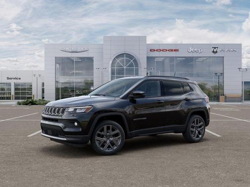Diamond Black 2026 Jeep Compass Latitude