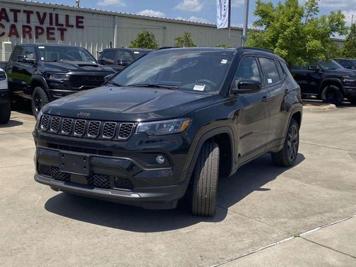 Diamond Black 2026 Jeep Compass Latitude