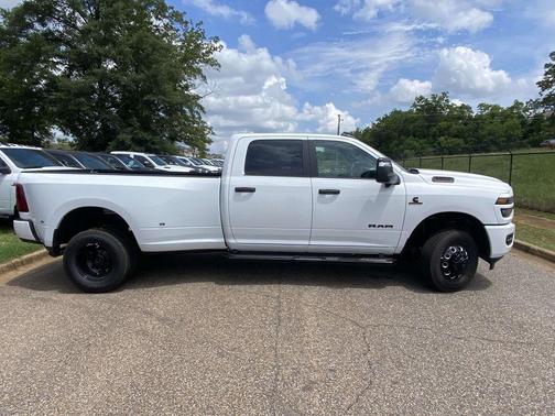 Bright White Clearcoat 2026 RAM 3500 Big Horn