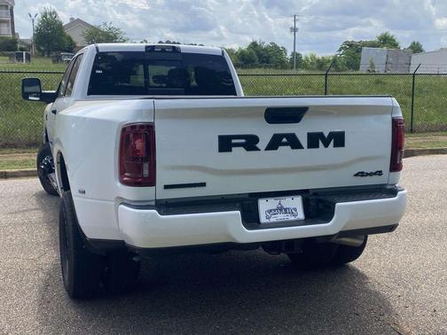 Bright White Clearcoat 2026 RAM 3500 Big Horn
