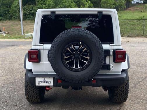 Bright White Clearcoat 2026 Jeep Wrangler Rubicon
