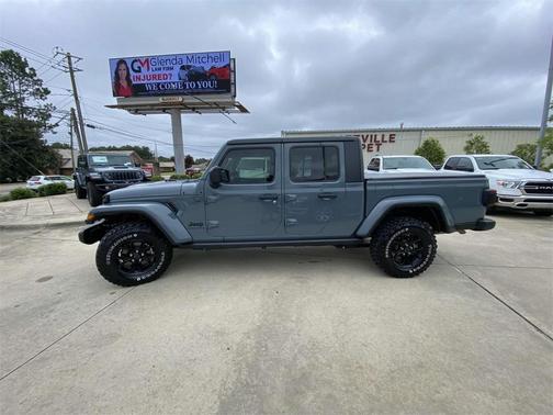 2024 Jeep Gladiator Sport