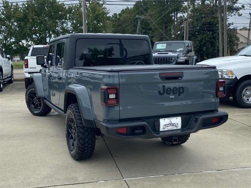 2024 Jeep Gladiator Sport