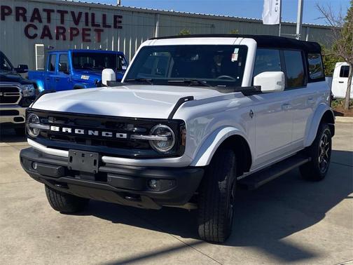 2024 Ford Bronco Outer Banks