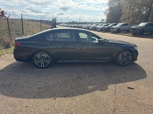 2021 BMW 750 i xDrive