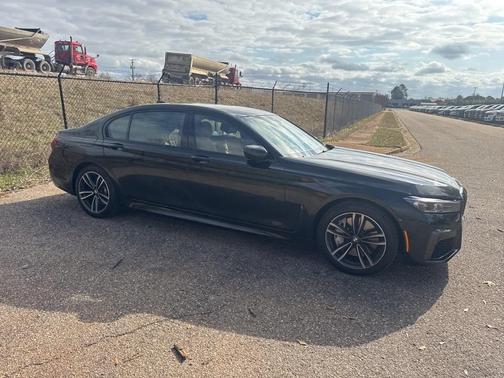 2021 BMW 750 i xDrive