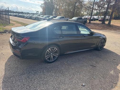 2021 BMW 750 i xDrive