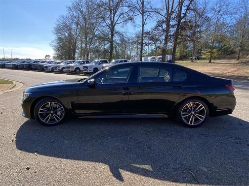 2021 BMW 750 i xDrive