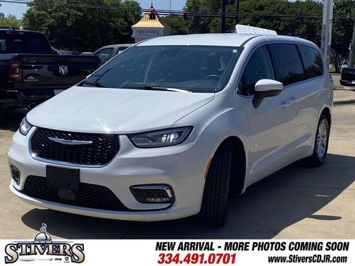 Bright White Clearcoat 2023 Chrysler Pacifica Touring-L