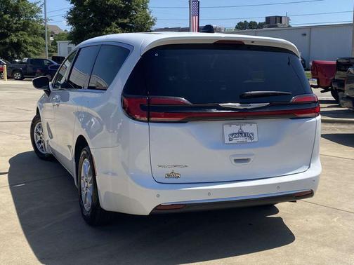 Bright White Clearcoat 2023 Chrysler Pacifica Touring-L