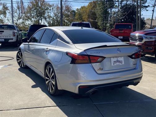 2019 Nissan Altima 2.0 SR