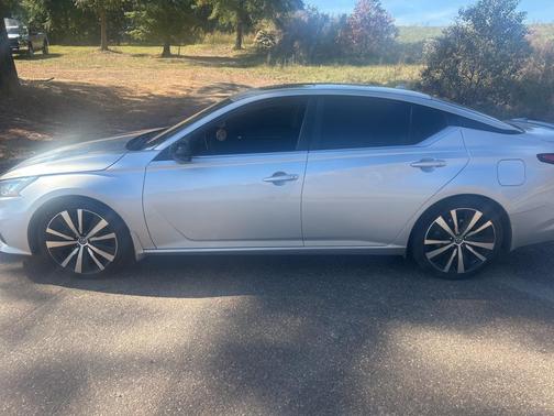 2019 Nissan Altima 2.0 SR