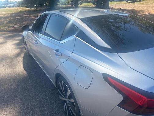 2019 Nissan Altima 2.0 SR