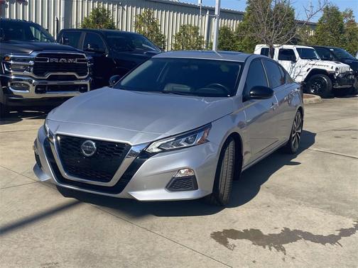 2019 Nissan Altima 2.0 SR