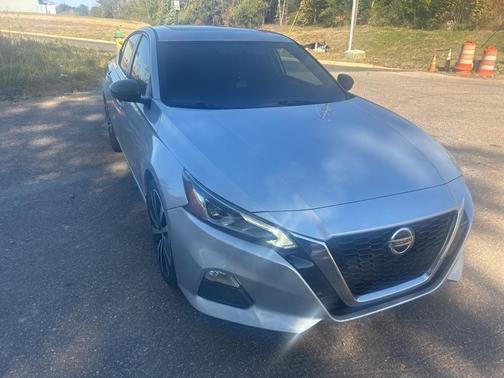 2019 Nissan Altima 2.0 SR