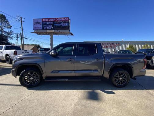 2024 Toyota Tundra Hybrid Platinum