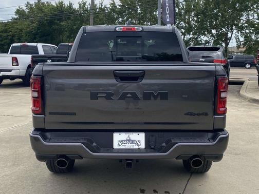 Granite Crystal Clearcoat Metallic 2026 RAM 1500 Big Horn/Lone Star
