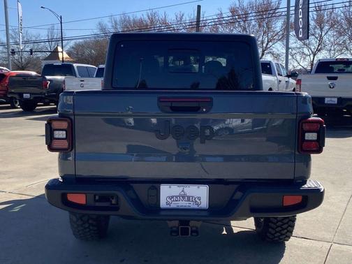 2026 Jeep Gladiator Sport