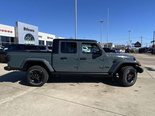2026 Jeep Gladiator Sport