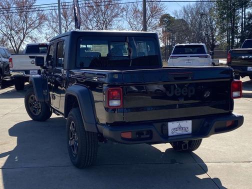 2026 Jeep Gladiator Sport