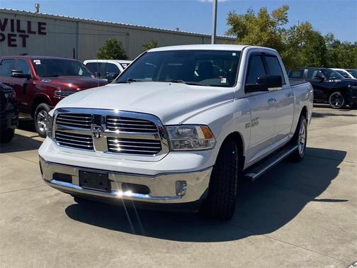 2016 RAM 1500 SLT