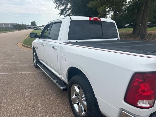 2016 RAM 1500 SLT
