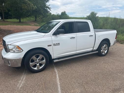 2016 RAM 1500 SLT