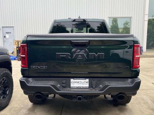 Serrano Red 2026 RAM 1500 RHO