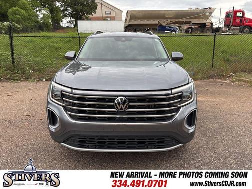 Platinum Gray Metallic 2024 Volkswagen Atlas 2.0T SE