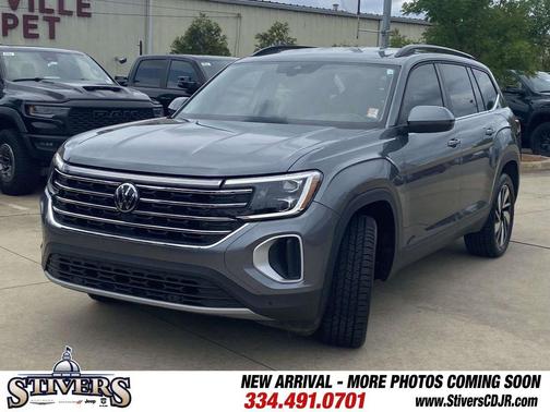 Platinum Gray Metallic 2024 Volkswagen Atlas 2.0T SE