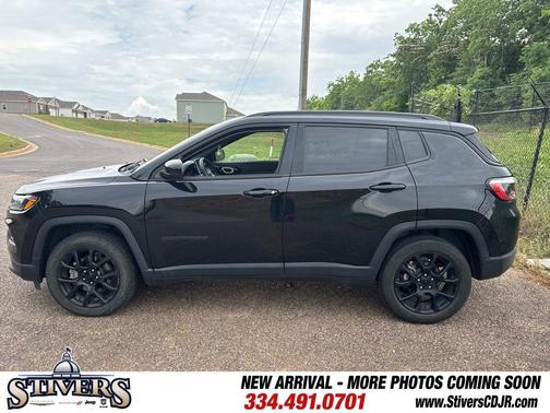 Diamond Black 2022 Jeep Compass Altitude