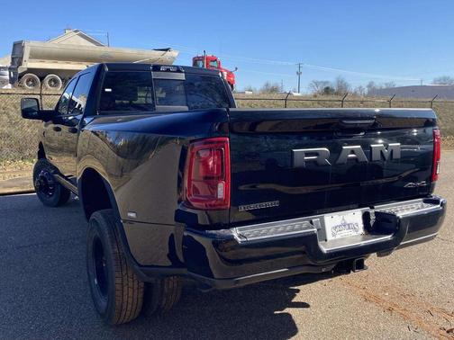 Diamond Black 2026 RAM 3500 Big Horn