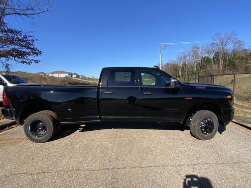Diamond Black 2026 RAM 3500 Big Horn