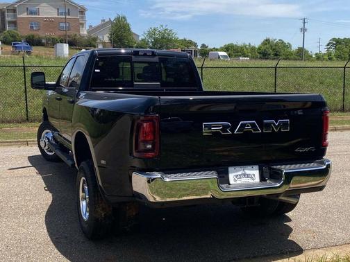 Diamond Black 2026 RAM 3500 Tradesman