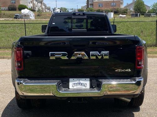 Diamond Black 2026 RAM 3500 Tradesman