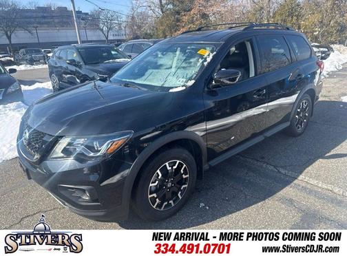 2020 Nissan Pathfinder SV