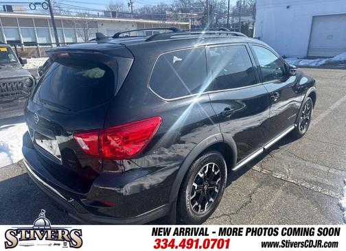 2020 Nissan Pathfinder SV