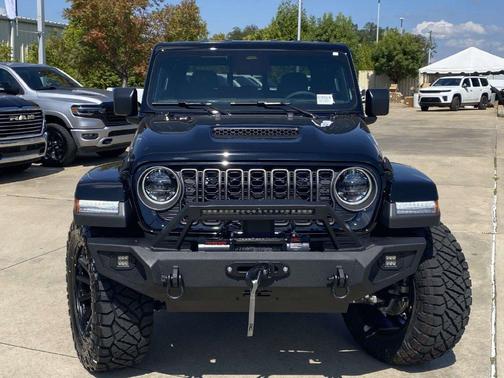 Black Clearcoat 2026 Jeep Gladiator Sport