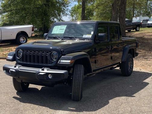 Black Clearcoat 2026 Jeep Gladiator Sport
