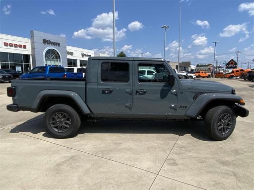 2025 Jeep Gladiator Sport
