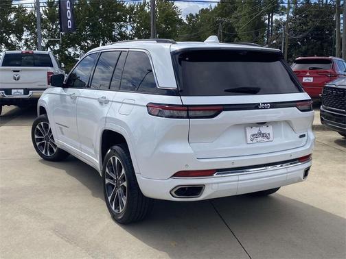 2022 Jeep Grand Cherokee Overland