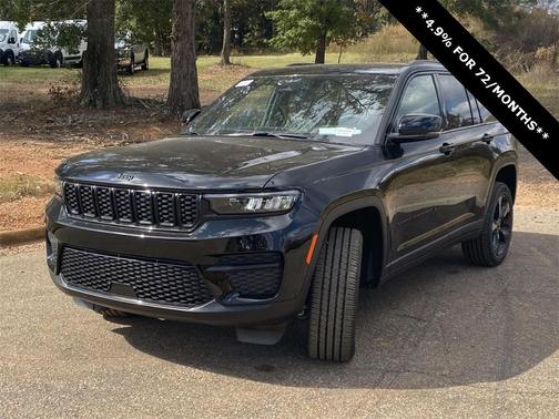 2025 Jeep Grand Cherokee Laredo