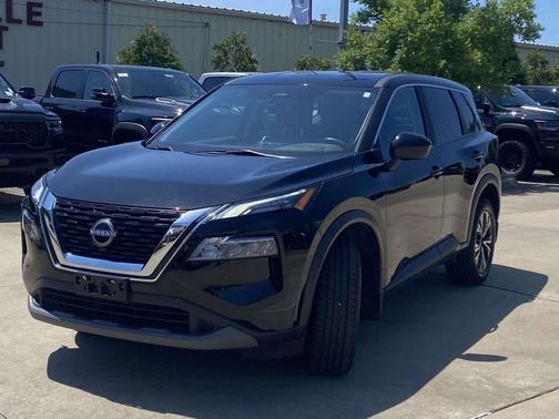Black 2023 Nissan Rogue SV