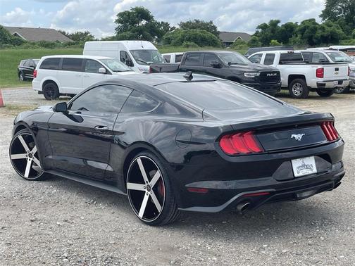 2021 Ford Mustang EcoBoost