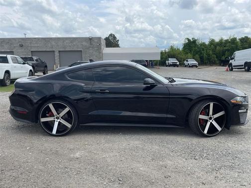 2021 Ford Mustang EcoBoost