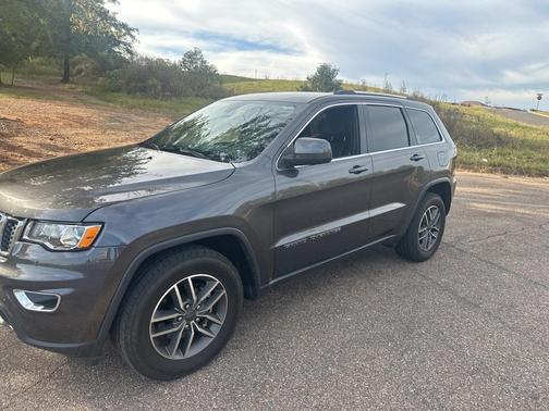2020 Jeep Grand Cherokee Laredo E